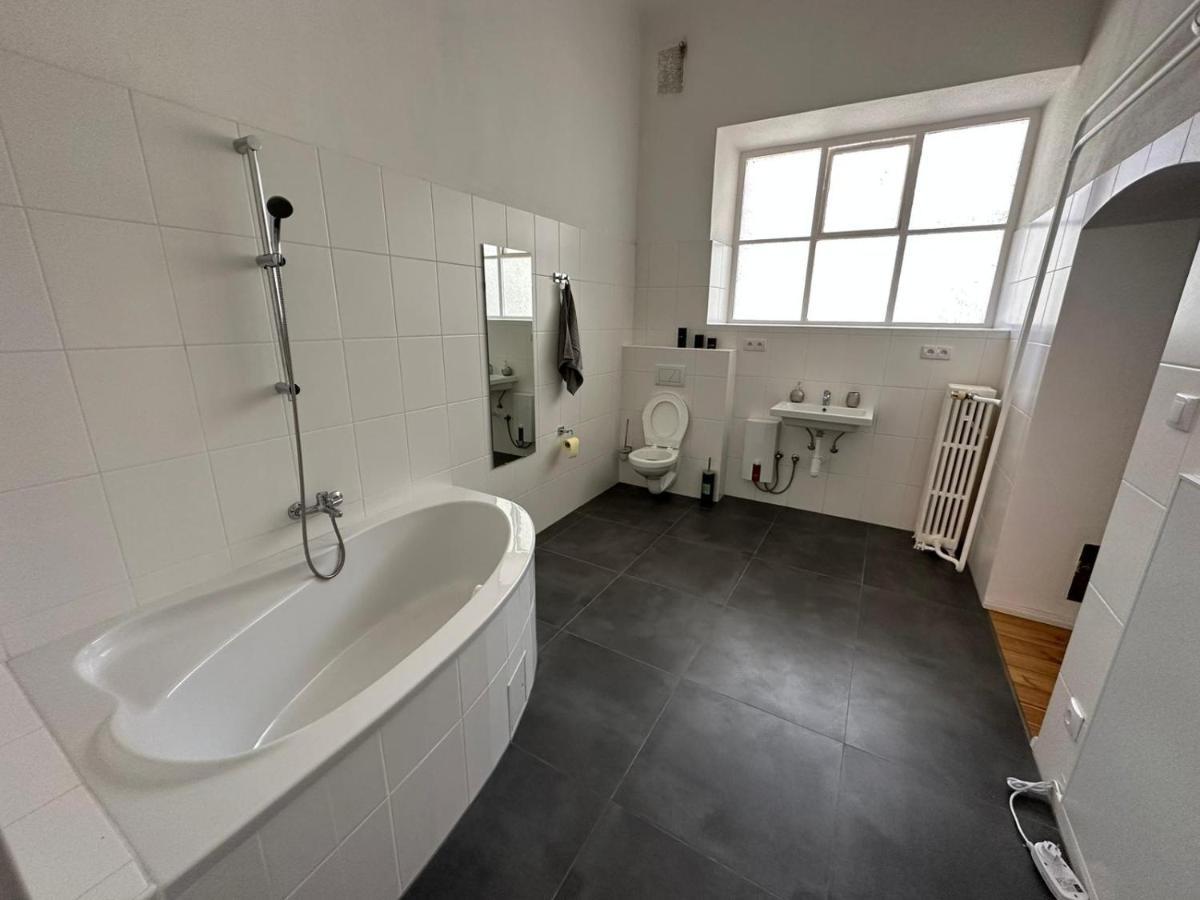 Central Plaza Great Apartment 4 Bedroom 3 Bathroom Bruckneudorf Exteriér fotografie