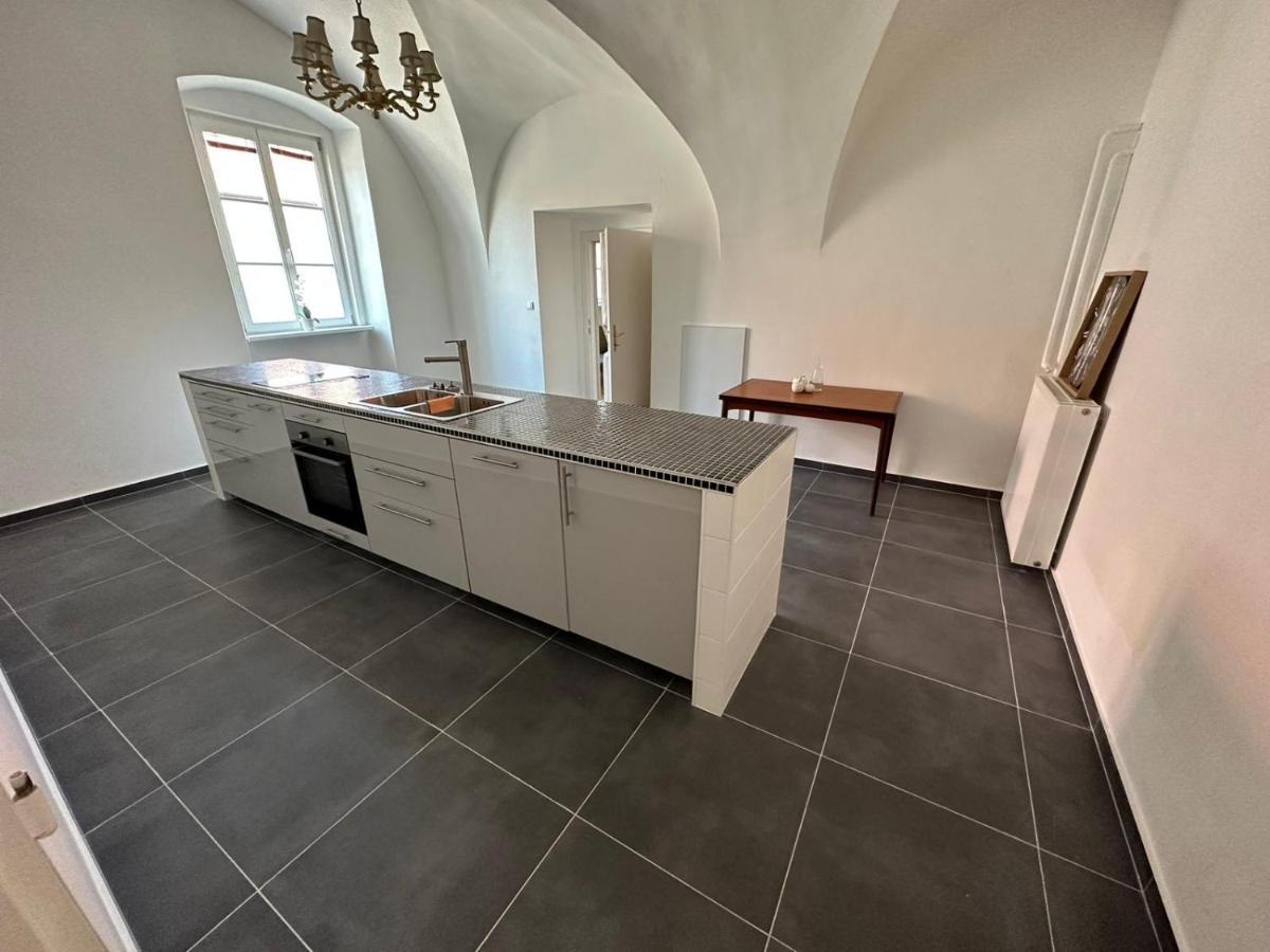 Central Plaza Great Apartment 4 Bedroom 3 Bathroom Bruckneudorf Exteriér fotografie